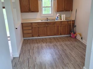 1138 W Hill Rd, Flint, MI 48507