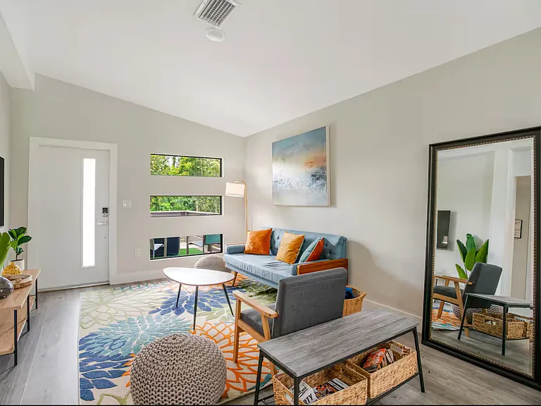 3260 Woodside Ave — Photo 14