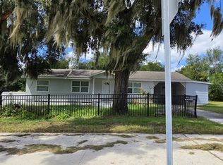 910 N Garfield Ave, Deland, FL 32724