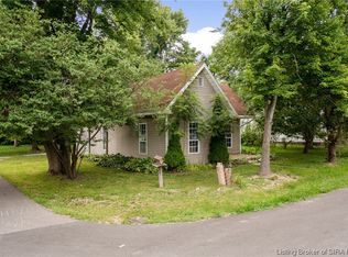 386 S 1st St, Scottsburg, IN 47170