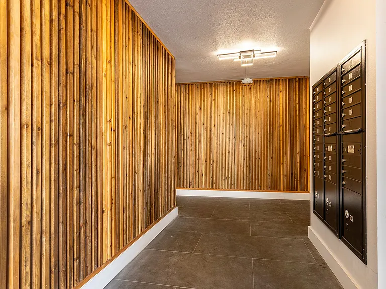 The Willis Apartments — Photo 19