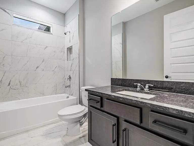 3912 S Church Ave — Photo 27