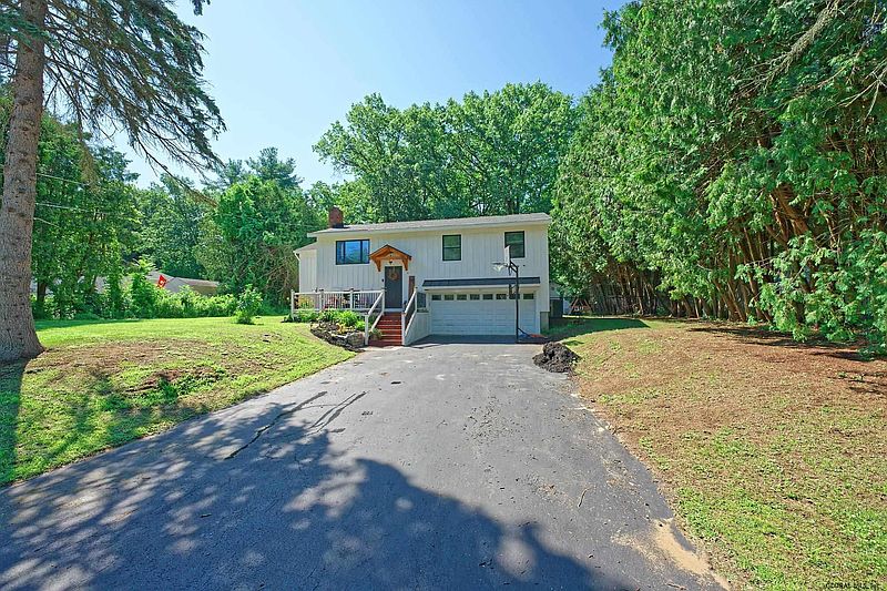 3rd image of 9 WHIPPLETREE Road