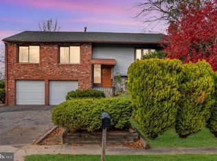 22 Pershing Ln, Sicklerville, NJ 08081