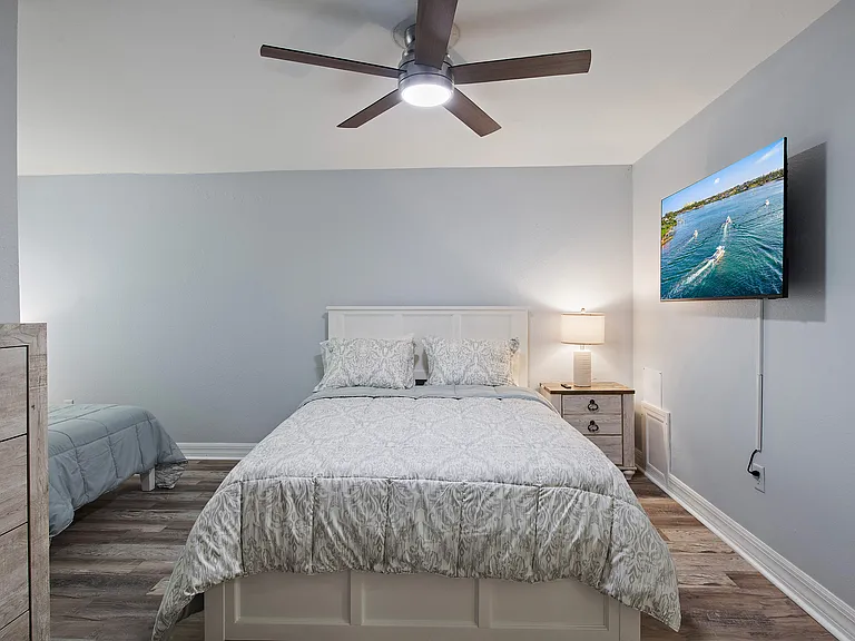 3360 S Osprey Ave #212B — Photo 24