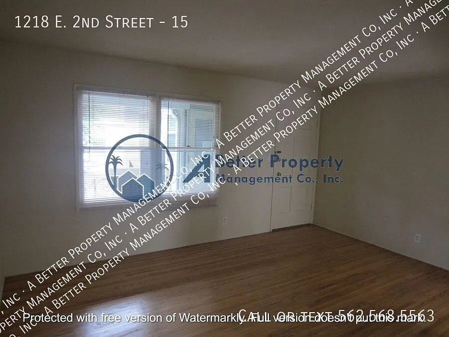 Upper Studio w/hardwood floors & onsite laundry in gated property. — Photo 3