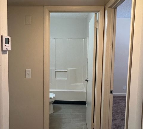 4th image of 305 Hawk View Ct #305