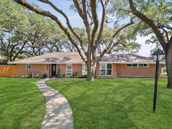 7702 Nairn St, Houston, TX 77074
