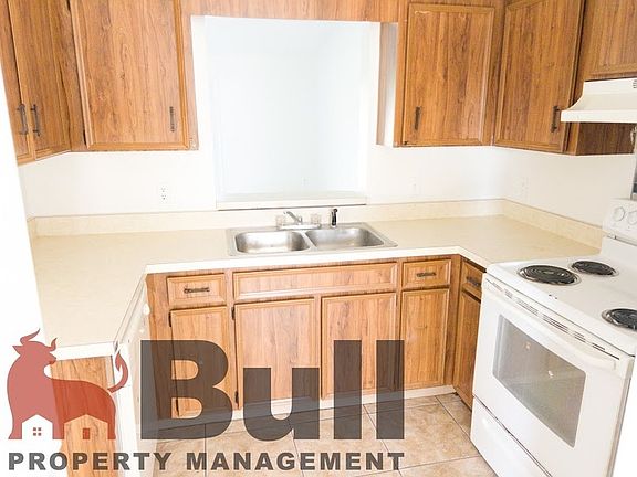 3rd image of 35 Sandalwood Ct