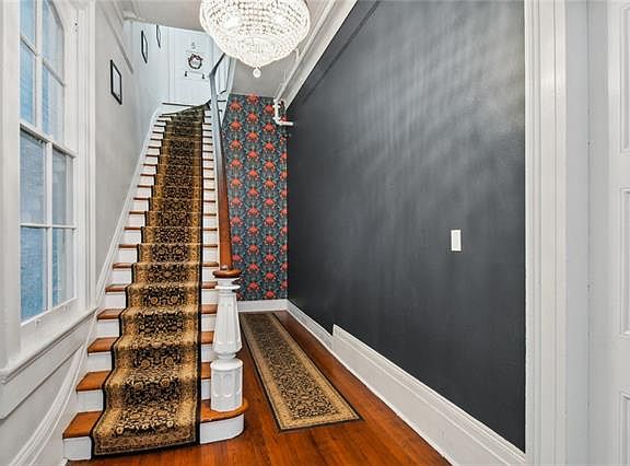 3rd image of 1309 Dauphine St #1