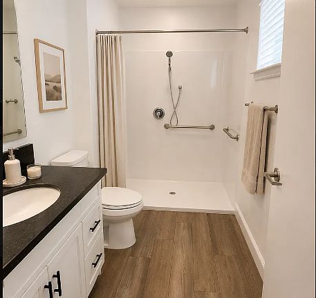 4th image of 1540 B St #106