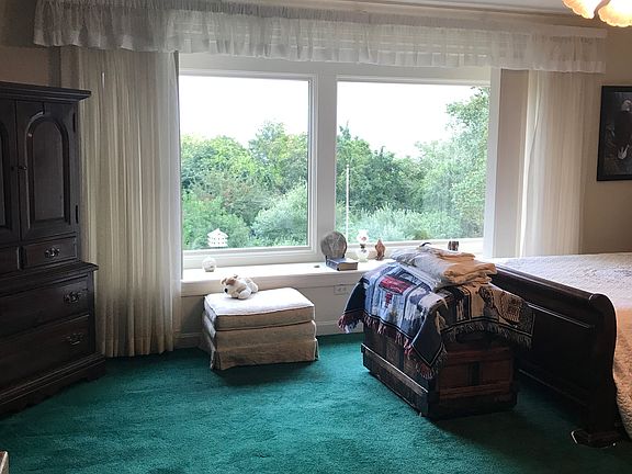 1st Floor master bedroom