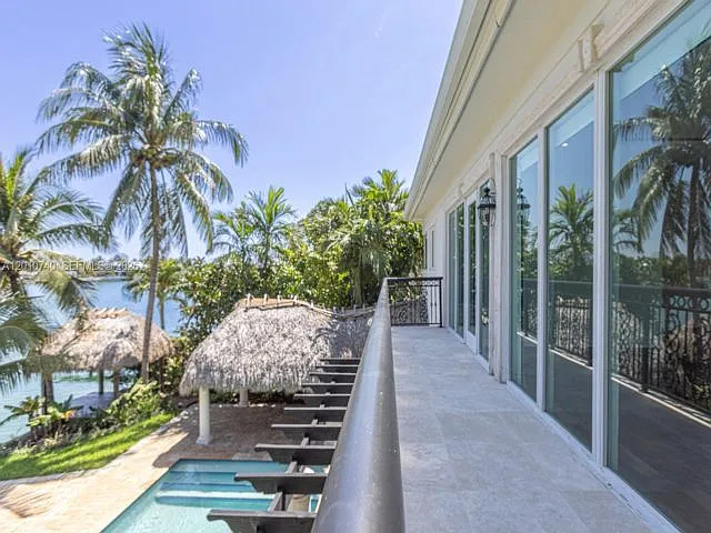 425 N Shore Dr — Photo 5