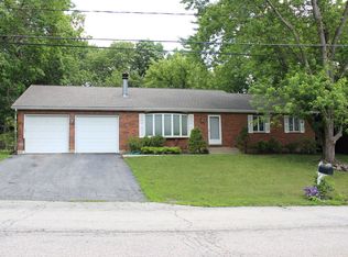 10 Crestview Dr, Ingleside, IL 60041