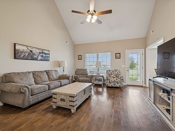 3rd image of 102 Cannon Way
