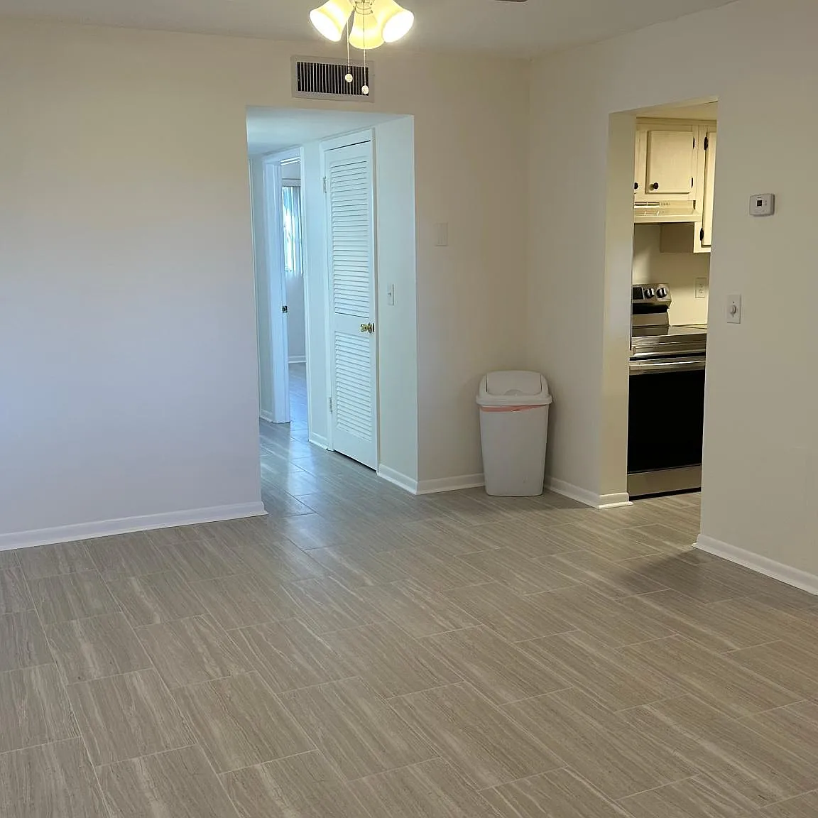 2 bed, 837 sqft, $1,700 — Photo 1
