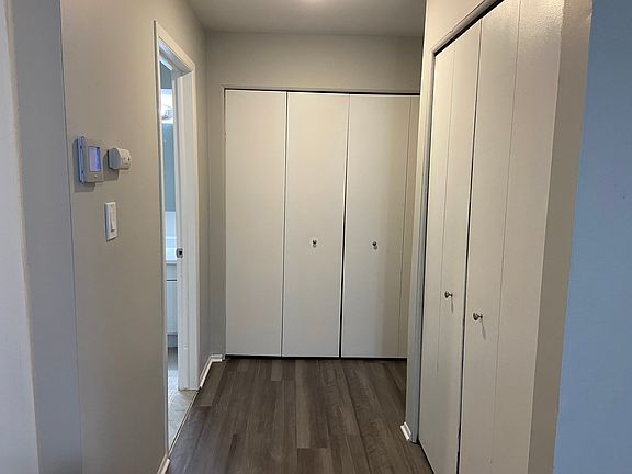 4th image of 926 Laprairie St #119