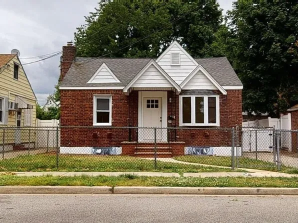 109 Ash Street, Valley Stream, NY 11580