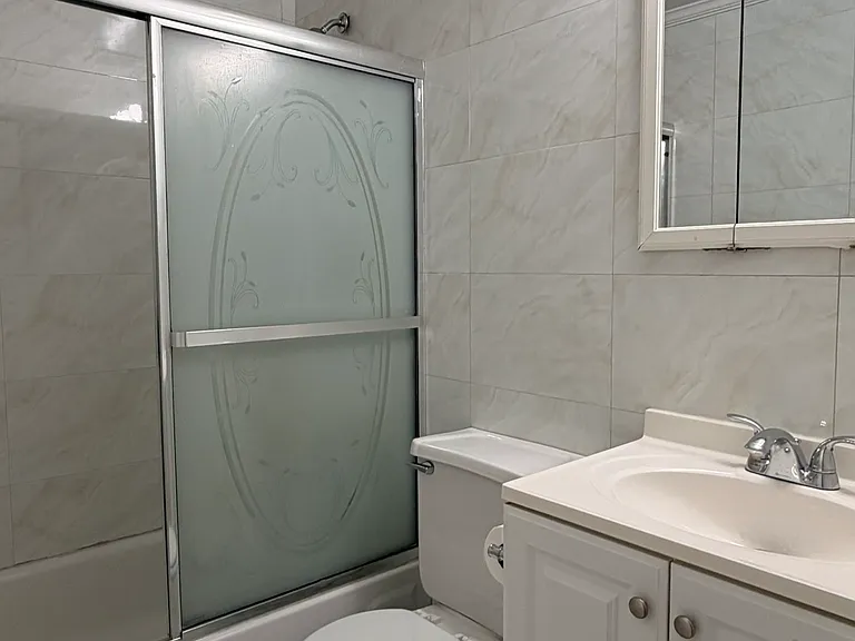 7630 Grand Central Pkwy #2 — Photo 8