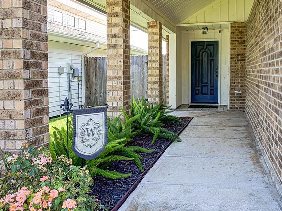 3rd image of 108 Sagebrush Dr