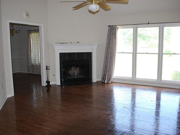 2nd image of 890 Sun Vista Dr E