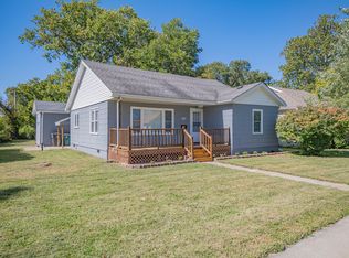 927 S 4th St, Moberly, MO 65270