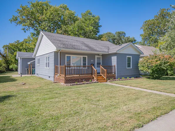 927 S 4th St, Moberly, MO 65270