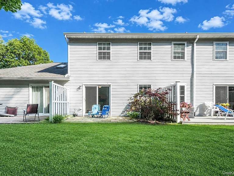 908 Sara Cir — Photo 15