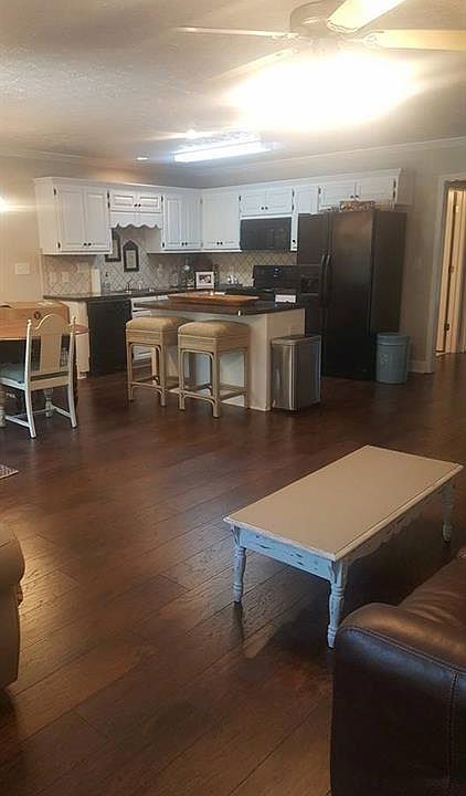 2nd image of 142 Ridgeview Dr