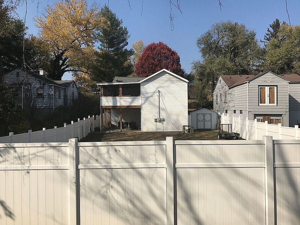 2nd image of 910 E Chilhowie Ave