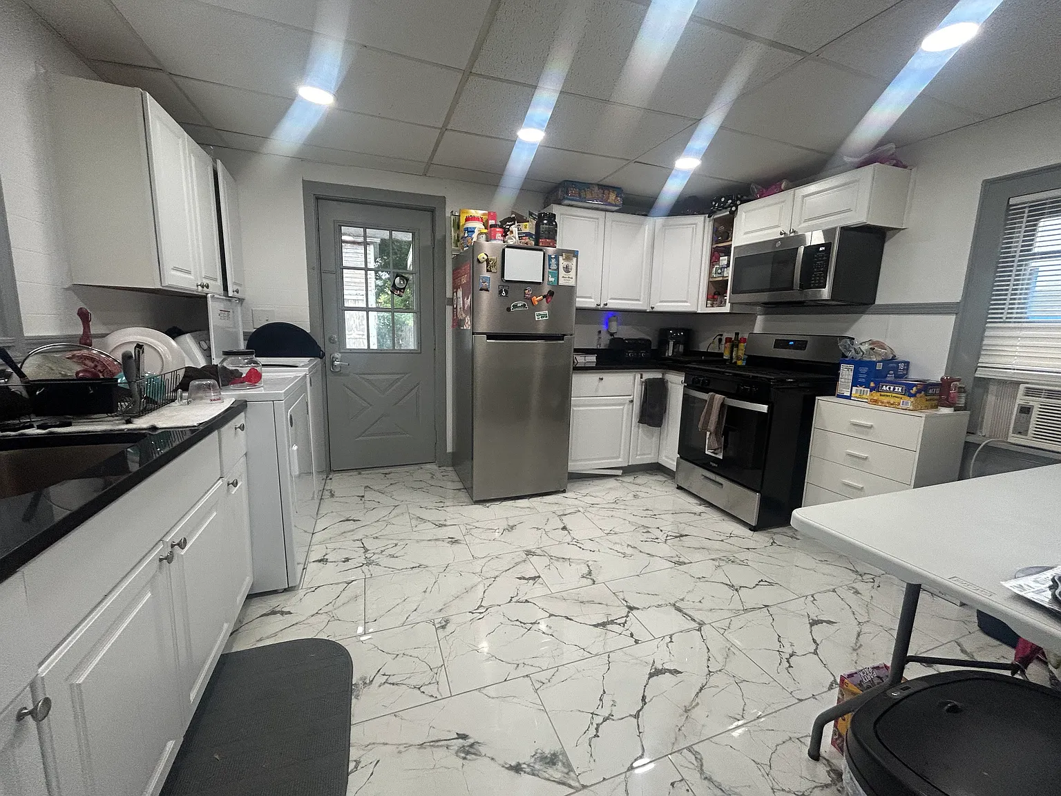 6 bed, 2250 sqft, $4,950 — Photo 3