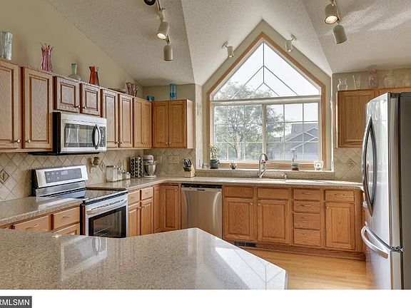 4th image of 559 Henry Ln