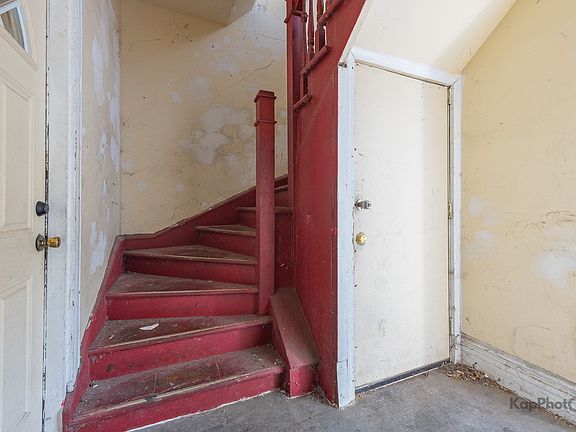 3rd image of 2233 S Trumbull Ave