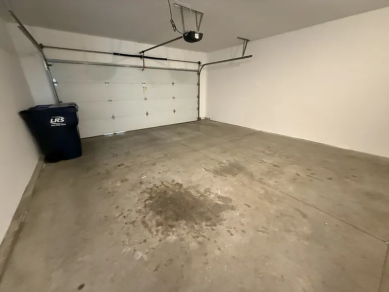 930 Waters Edge Ct — Photo 13