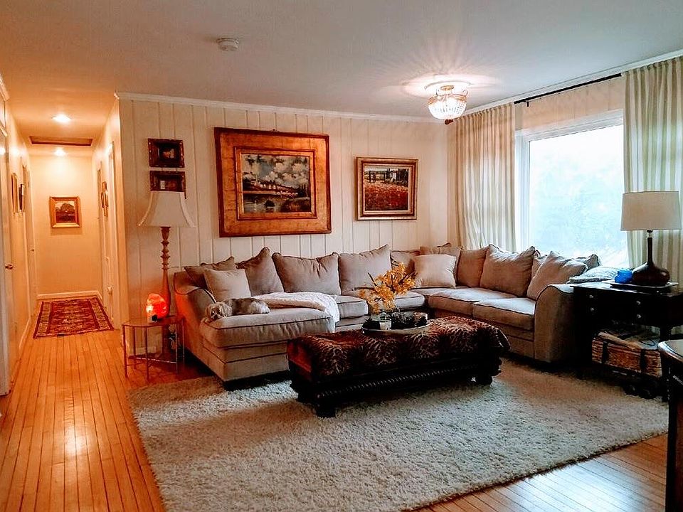 TV/Den Room