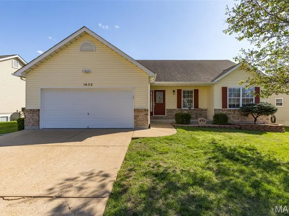 1652 Bermuda Dr, Festus, MO 63028