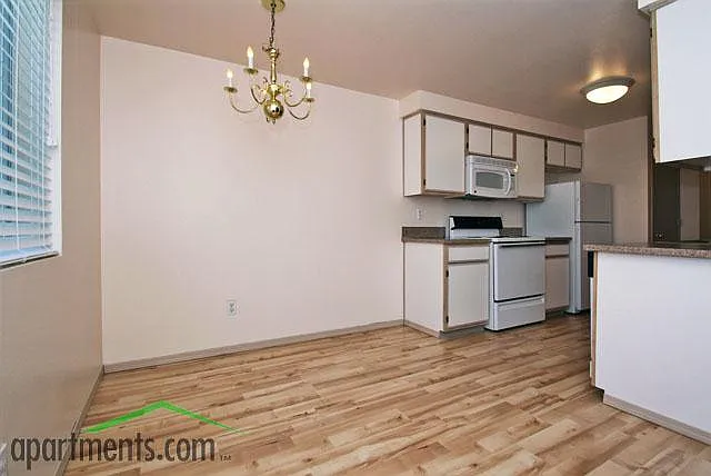 McNary Heights Apartments — Photo 14