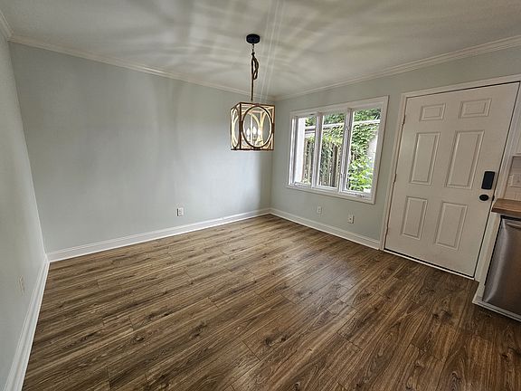 3rd image of 634 Cobblestone Dr