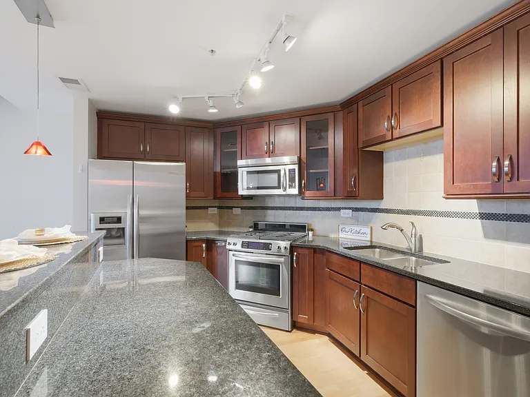 1228 Emerson St #304 — Photo 9