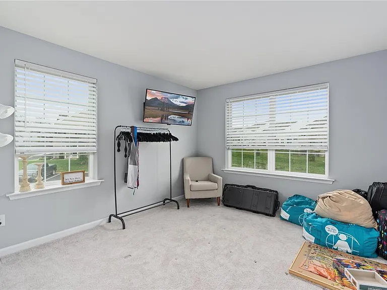 301 Redclover Ln — Photo 40