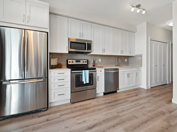 20 Walgrove Walk SE #208, Calgary, AB T2X 4L2