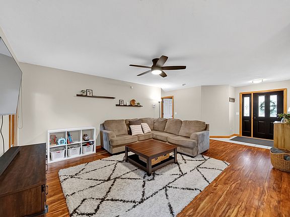 4th image of 4914 Haven St