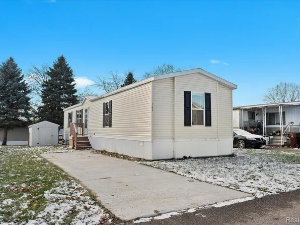 161 Orleans St, Howell, MI 48843