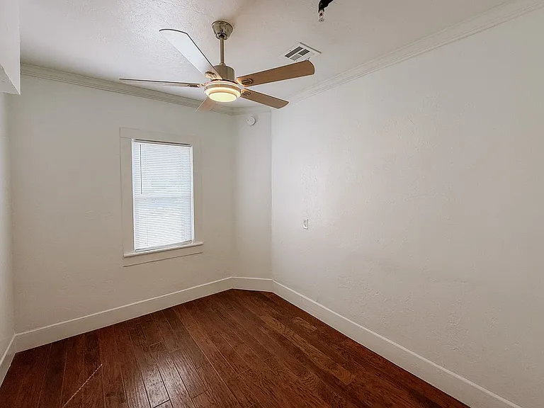 1120NW — Photo 34