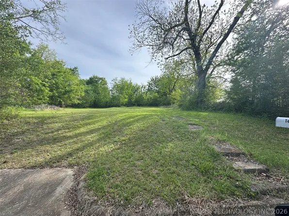 16 W Seminole Ave, McAlester, OK 74501
