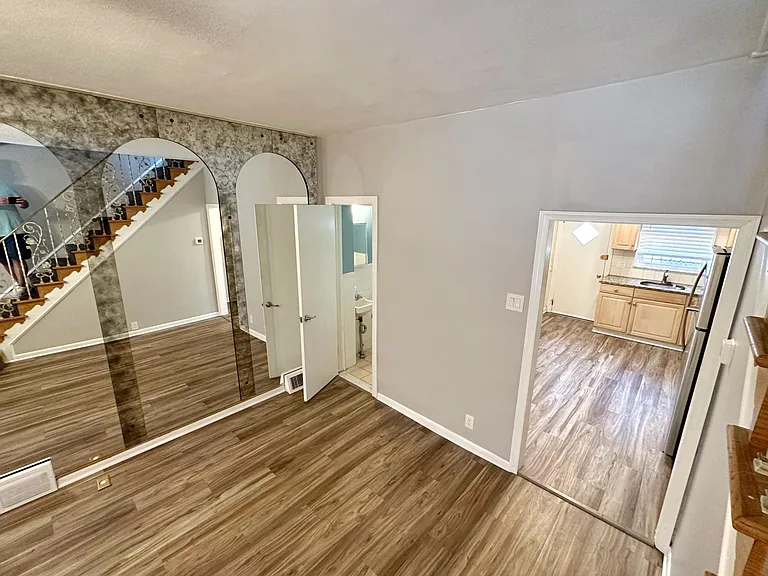 2509 S Rosewood St — Photo 45