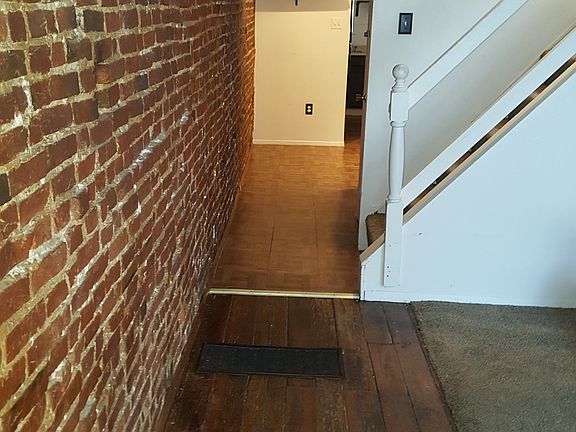 Entry  towards kitchens
