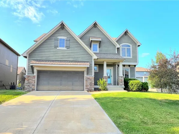 18752 W 165th Ter, Olathe, KS 66062