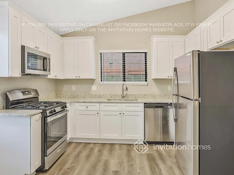 3920 Wood Path Ln — Photo 8
