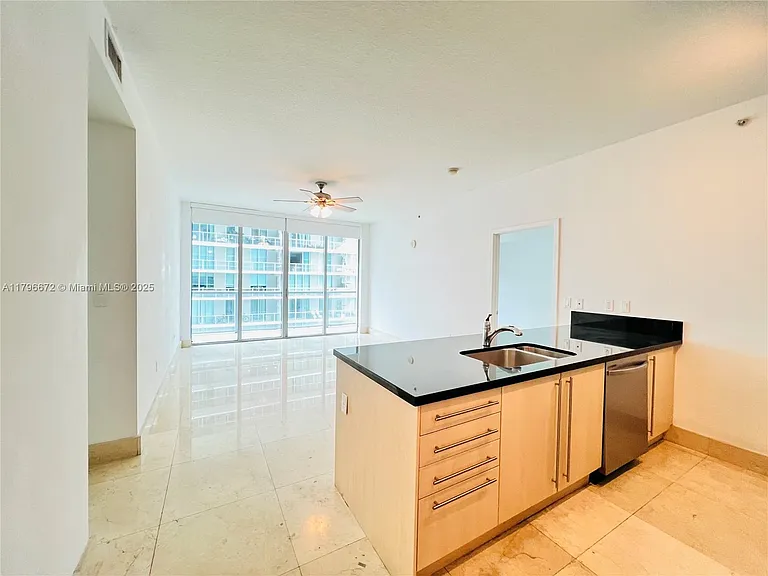 1111 SW 1st Ave #1216 — Photo 10
